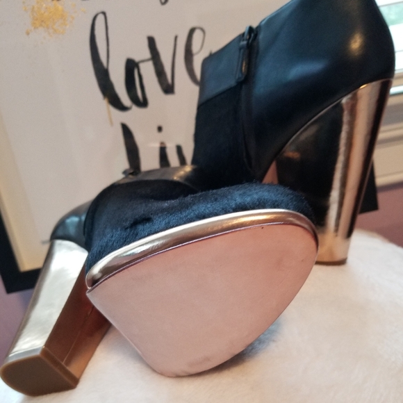 Shoes - Picture 5 of 5